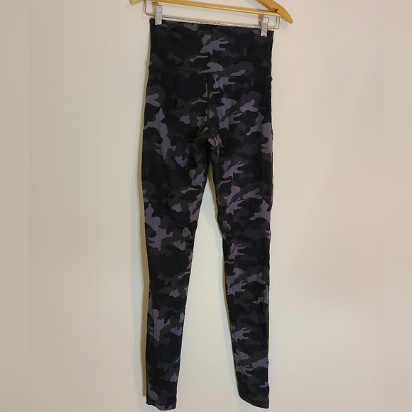 Seraphine maternity & postpartum camo Leggings - Picture 6 of 9